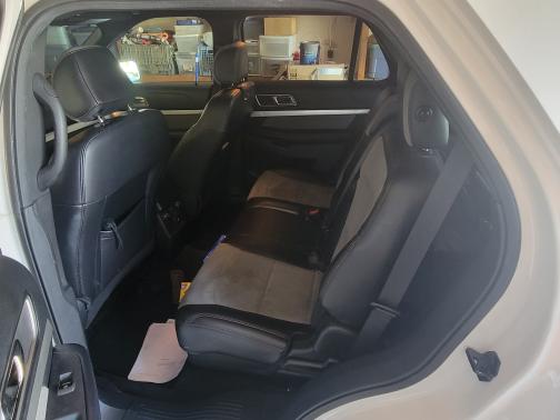 White 2017 Ford Explorer XLT