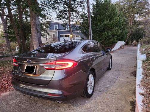 Gray 2018 Ford Fusion SE
