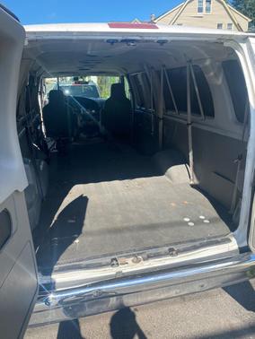 White 2008 Ford E350 Super Duty XLT Extended Wagon