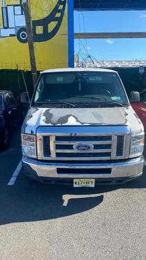 White 2008 Ford E350 Super Duty XLT Extended Wagon