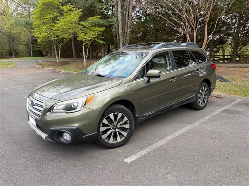Green 2015 Subaru Outback 3.6R Limited