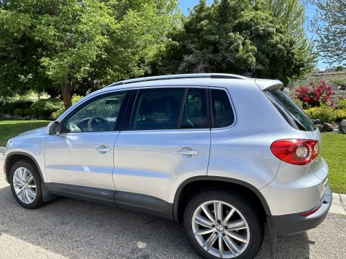 2010 Volkswagen Tiguan Wolfsburg Edition