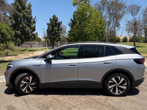 Silver 2024 Volkswagen ID.4 Pro