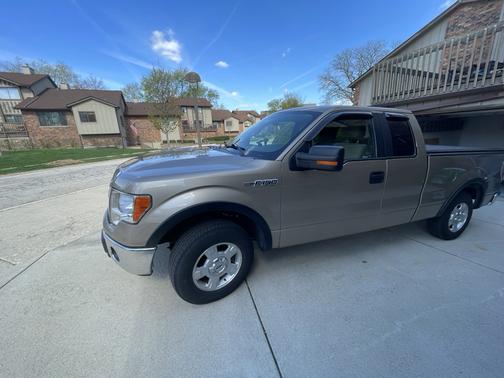 Beige 2012 Ford F-150 XLT