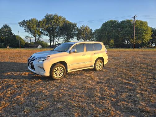 White 2016 Lexus GX 460 Base