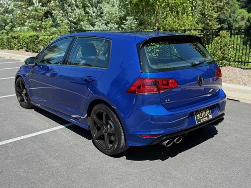 2016 Volkswagen Golf R 4-Door