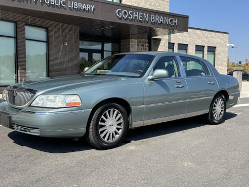 2003 Lincoln Town Car Signature