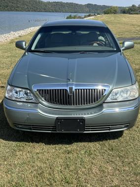 2003 Lincoln Town Car Signature