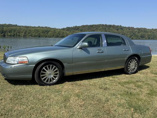 2003 Lincoln Town Car Signature