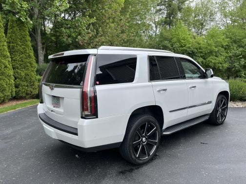2017 Cadillac Escalade Luxury