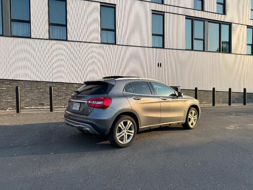 Gray 2017 Mercedes-Benz GLA 250 4MATIC