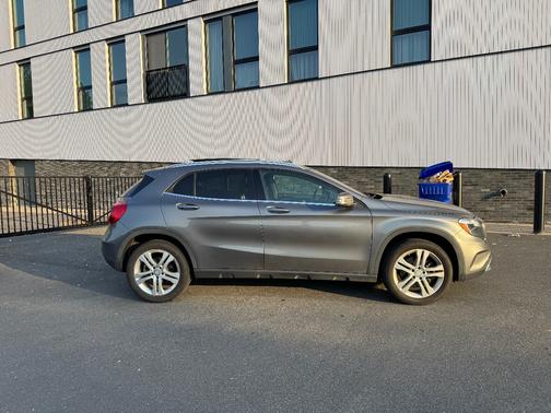 Gray 2017 Mercedes-Benz GLA 250 4MATIC