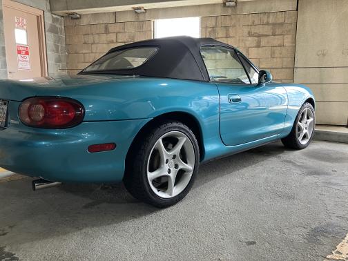 2003 Mazda MX-5 Miata Base