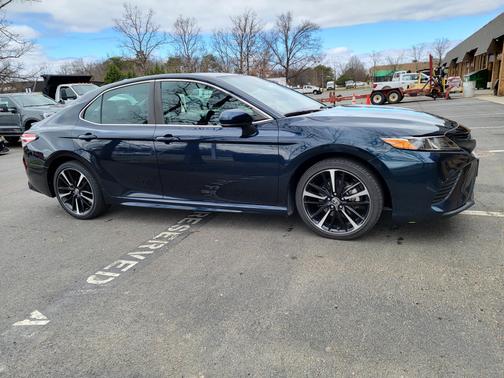 2020 Toyota Camry SE