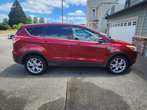 Red 2013 Ford Escape SEL