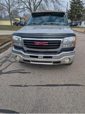 Gold 2004 GMC Sierra 3500 SLT Crew Cab