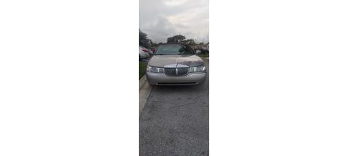 2001 Lincoln Town Car Executive