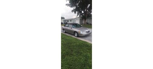 2001 Lincoln Town Car Executive