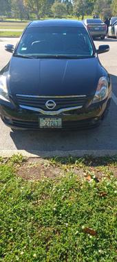 Black 2009 Nissan Altima 3.5 SE