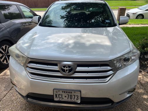 White 2012 Toyota Highlander Base