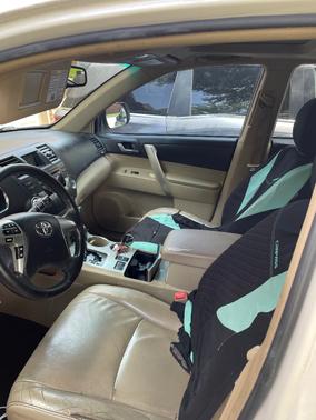 White 2012 Toyota Highlander Base