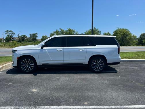 2023 Cadillac Escalade ESV Sport Platinum