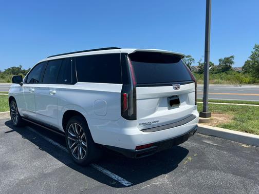 2023 Cadillac Escalade ESV Sport Platinum
