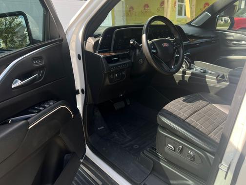 2023 Cadillac Escalade ESV Sport Platinum
