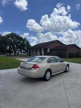 Gold 2009 Chevrolet Impala LS