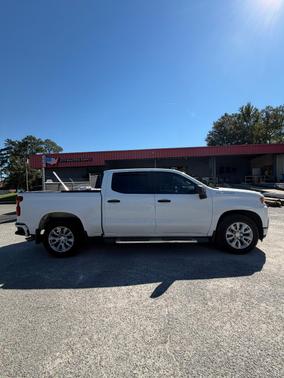 White 2021 Chevrolet Silverado 1500 Custom