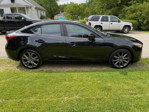Black 2018 Mazda Mazda3 Grand Touring