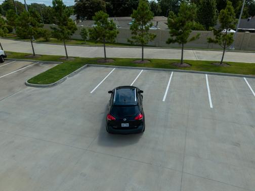 Black 2018 Nissan Kicks SV