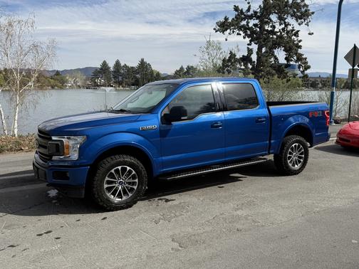Blue 2018 Ford F-150 XLT