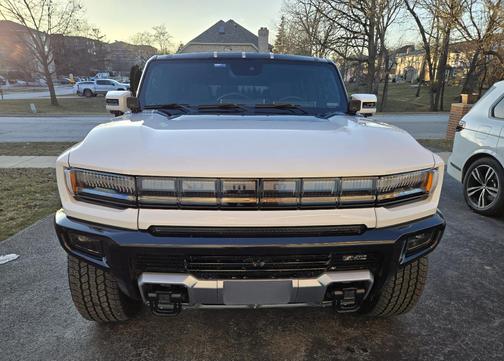 White 2025 GMC HUMMER EV SUV 3X