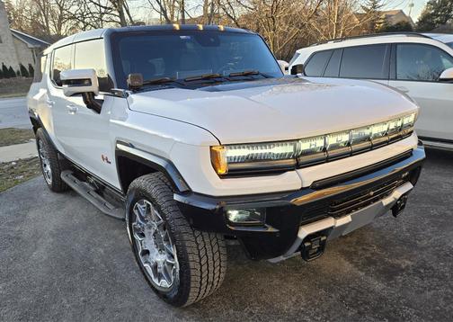 White 2025 GMC HUMMER EV SUV 3X