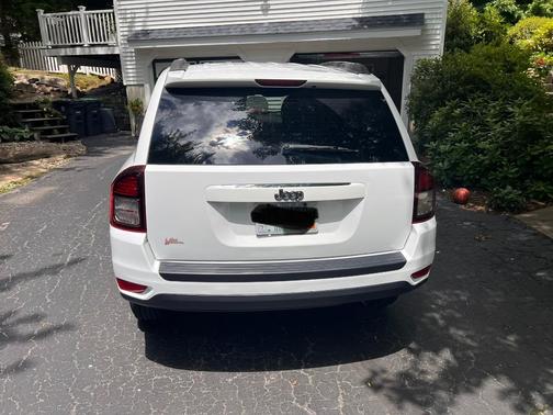 White 2015 Jeep Compass Sport