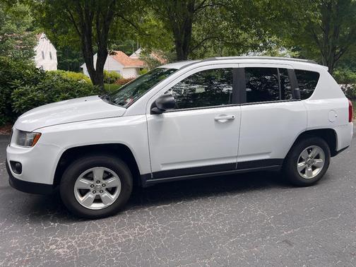 White 2015 Jeep Compass Sport