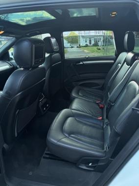 White 2015 Audi Q7 3.0T S line Prestige
