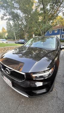 Black 2020 Volvo XC40 T5 Momentum