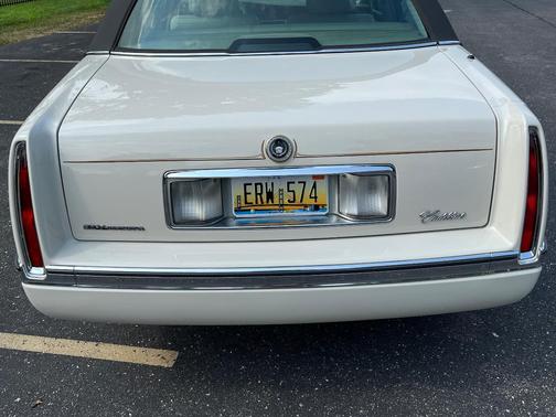 Beige 1996 Cadillac DeVille Base