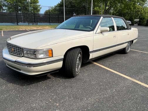 Beige 1996 Cadillac DeVille Base