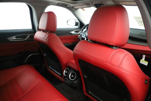 White 2019 Alfa Romeo Giulia Base