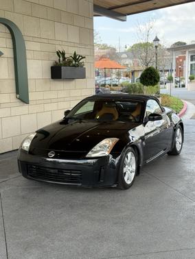 Black 2004 Nissan 350Z Touring