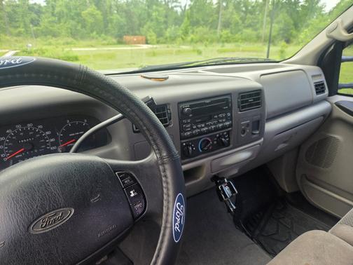 Silver 2001 Ford F-250 XL SuperCab Super Duty