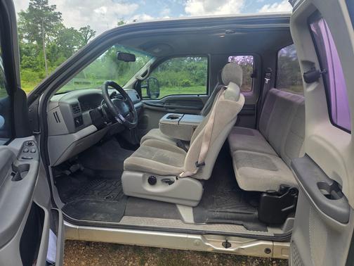 Silver 2001 Ford F-250 XL SuperCab Super Duty
