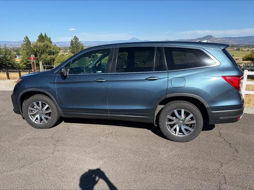Blue 2019 Honda Pilot EX
