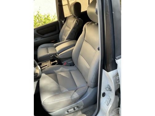 1999 Toyota Land Cruiser Base