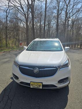 White 2018 Buick Enclave Premium