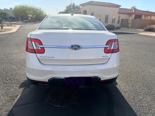 2011 Ford Taurus SEL