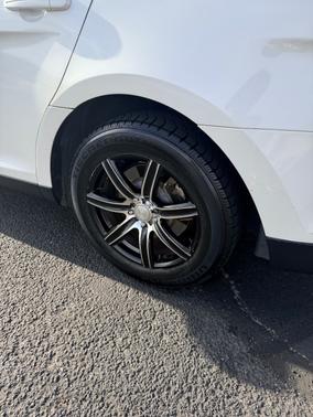 2011 Ford Taurus SEL